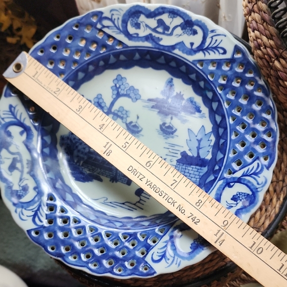 Vintage Porcelain Asian Countryside Blue and White Reticulated Decorative Plate - Picture 6 of 11
